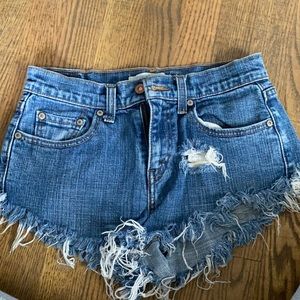 Levi highwaisted cut offs